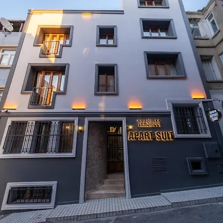 Taksim No 44 & * Istanboel