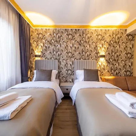 Taksim No 44 & Hotel Istanboel
