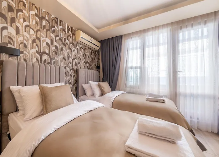 Отель Taksim No 44 & *