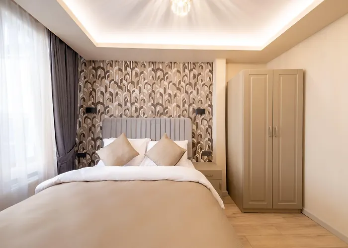 Отель Taksim No 44 & *