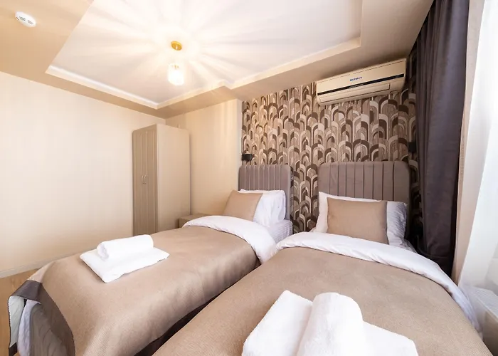 Отель Taksim No 44 & *